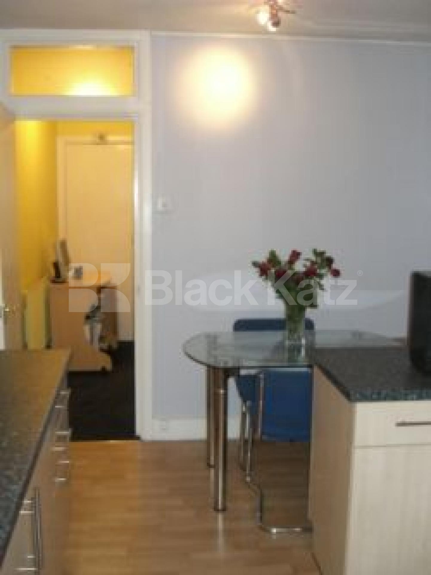 			1 Bedroom, 1 bath, 1 reception Flat			 Sidney Road, PALMERS GREEN N22 N22